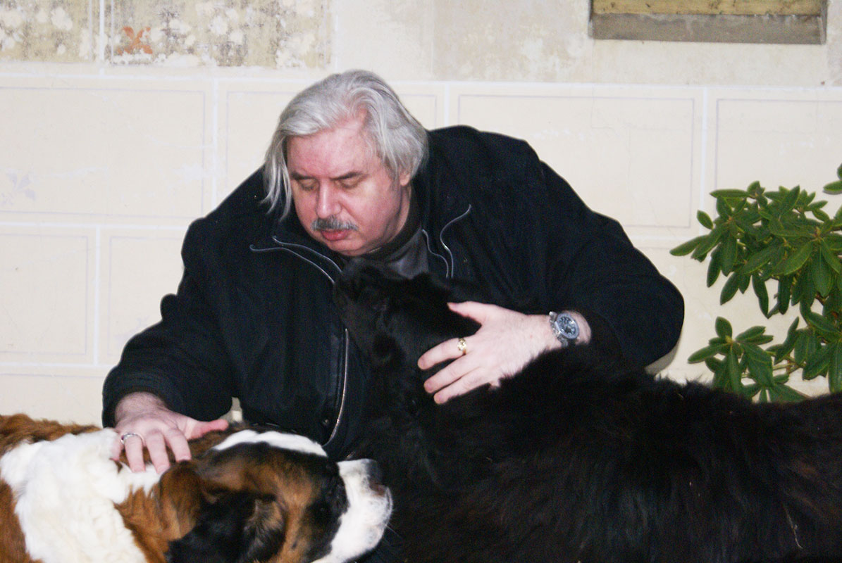 Николай Левашов с собаками