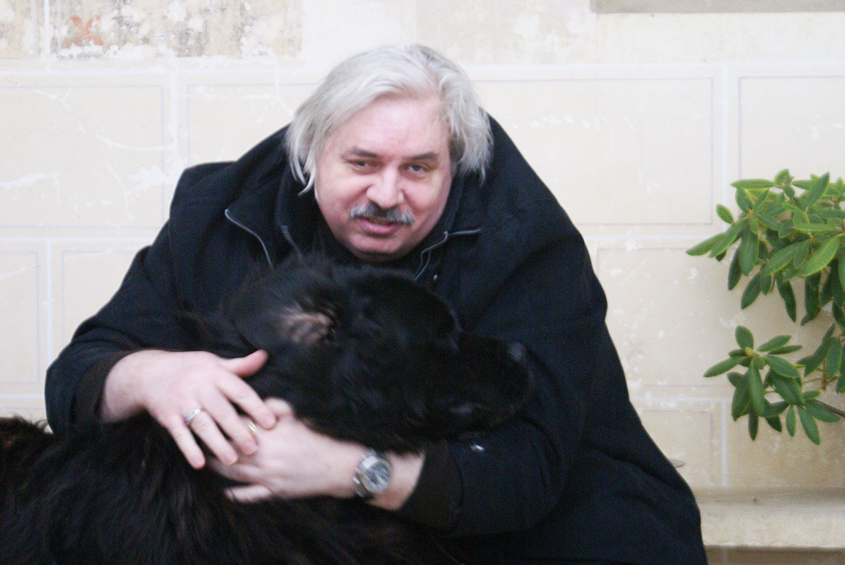 Николай Левашов с собаками